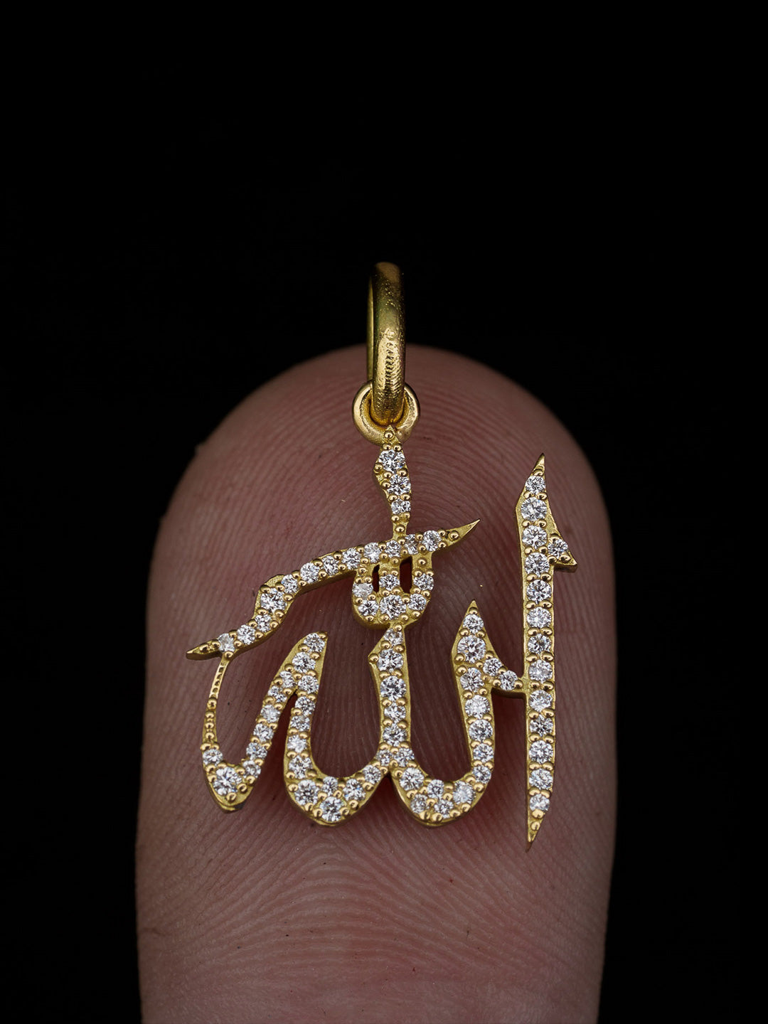 Custom Allah symbol pendant in yellow gold with pavé diamonds, bespoke by Illoom Sydney